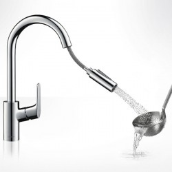 Грациозен стоящ смесител за мивка с изтеглящ се душ Focus от Hansgrohe (Германия)